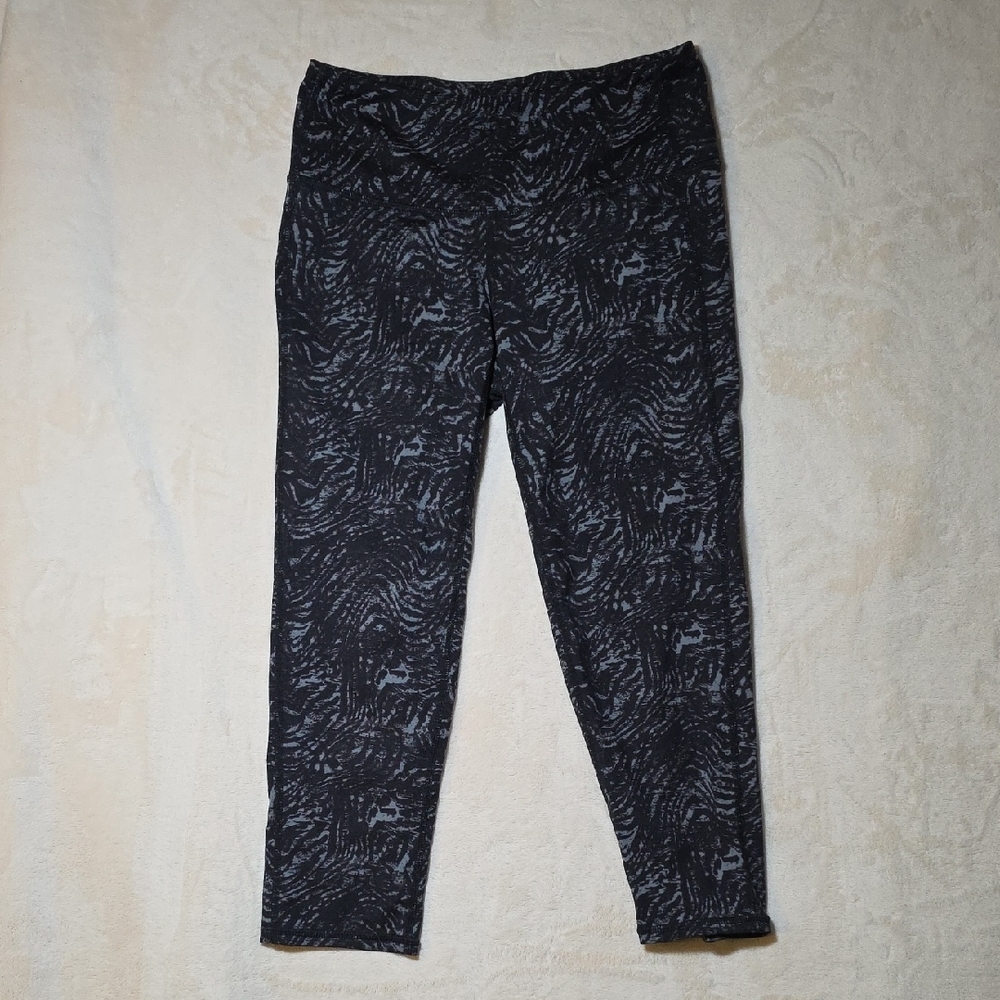 Athleta‎ Charcoal and Light Gray Patterned Leggings